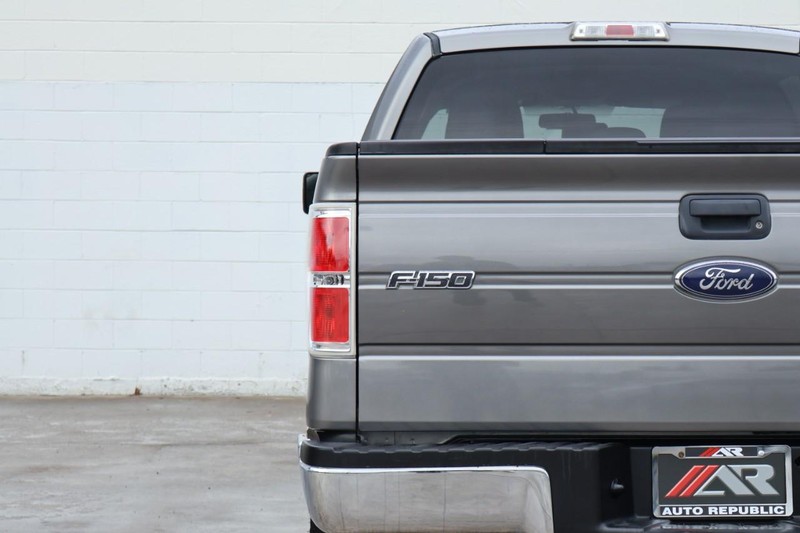 Ford F-150 Vehicle Full-screen Gallery Image 07