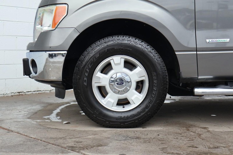 Ford F-150 Vehicle Full-screen Gallery Image 13