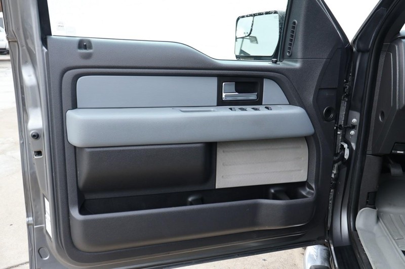 Ford F-150 Vehicle Full-screen Gallery Image 14