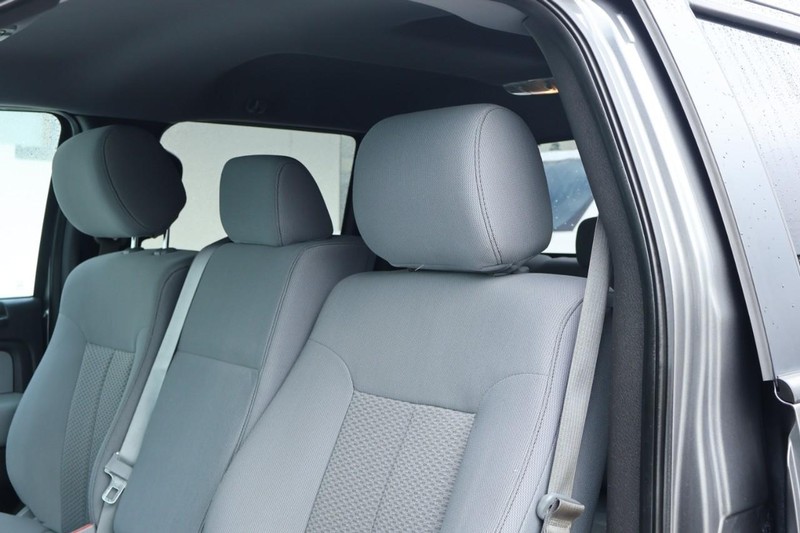 Ford F-150 Vehicle Full-screen Gallery Image 19