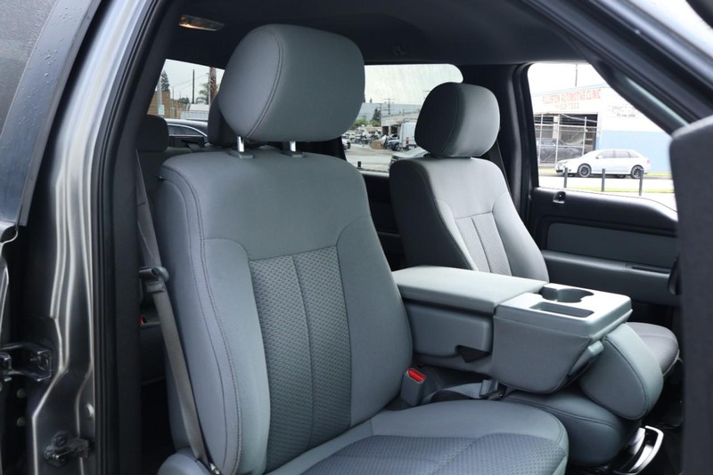 Ford F-150 Vehicle Full-screen Gallery Image 21