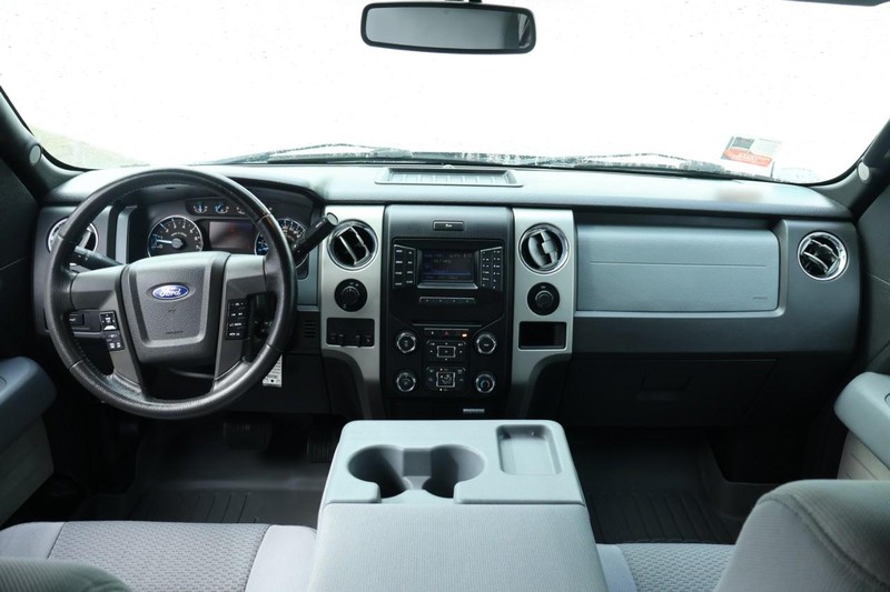 Ford F-150 Vehicle Full-screen Gallery Image 23