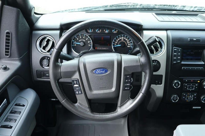 Ford F-150 Vehicle Full-screen Gallery Image 25