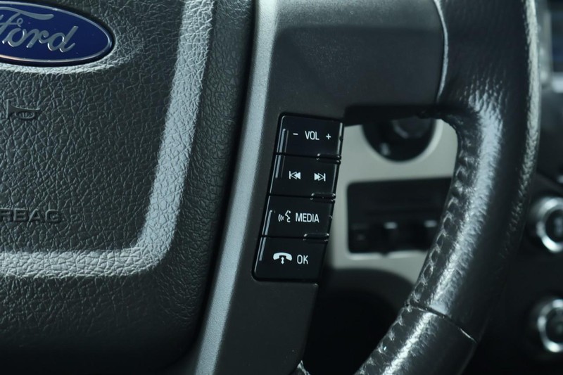 Ford F-150 Vehicle Full-screen Gallery Image 27