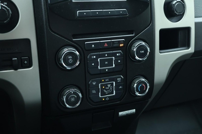 Ford F-150 Vehicle Full-screen Gallery Image 31