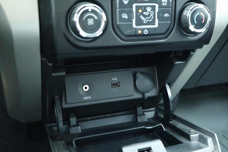 Ford F-150 Vehicle Full-screen Gallery Image 32