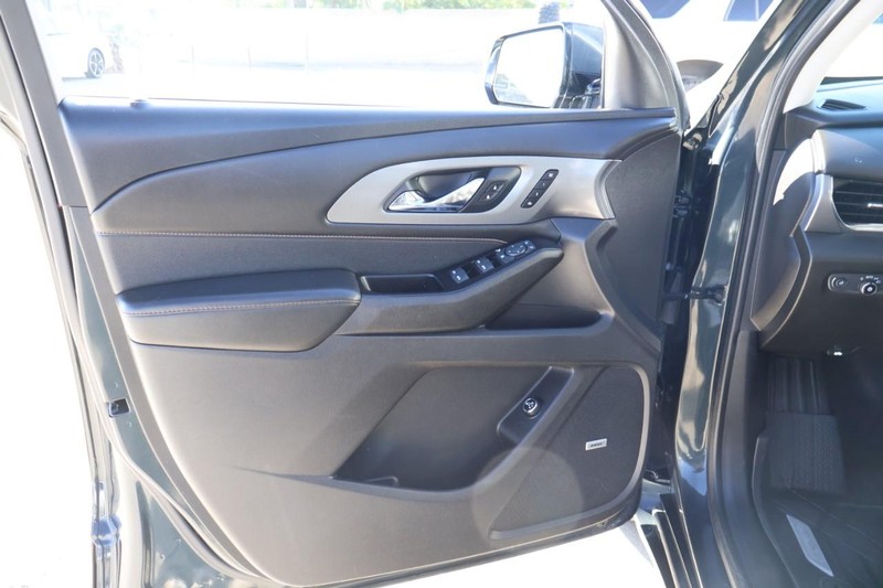 Chevrolet Traverse Vehicle Full-screen Gallery Image 16