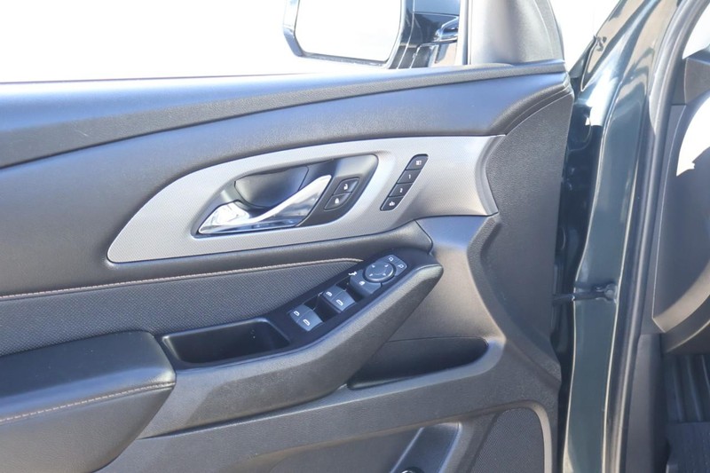 Chevrolet Traverse Vehicle Full-screen Gallery Image 17