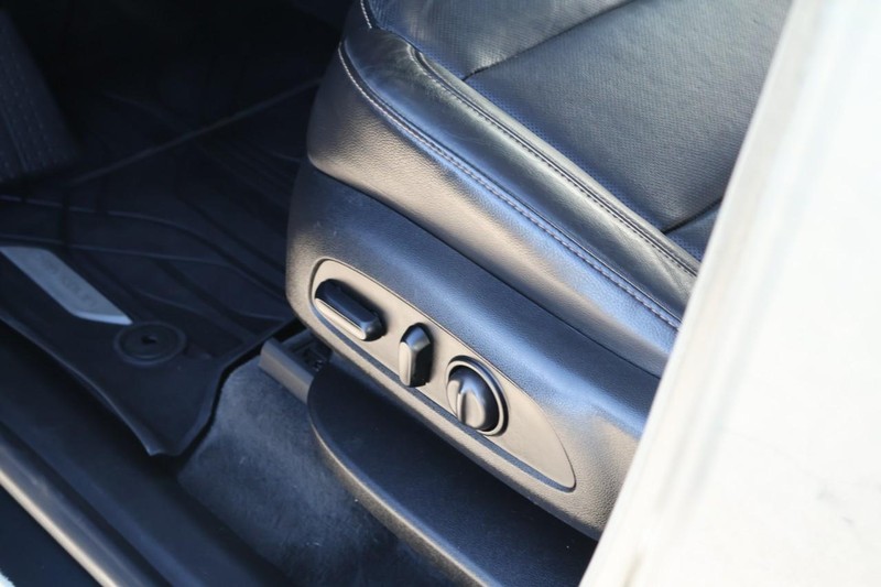 Chevrolet Traverse Vehicle Full-screen Gallery Image 20