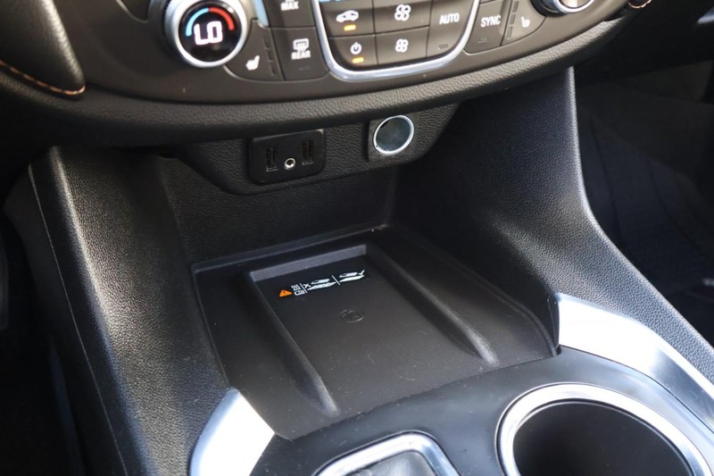 Chevrolet Traverse Vehicle Full-screen Gallery Image 38