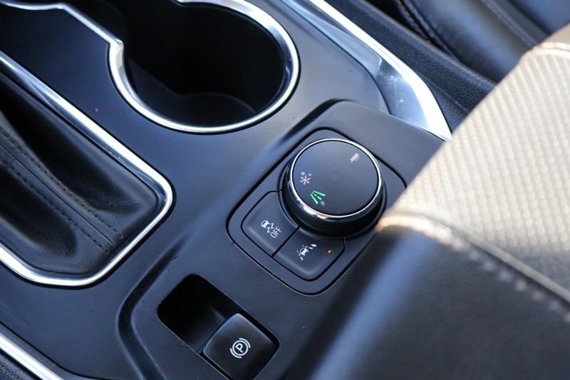 Chevrolet Traverse Vehicle Full-screen Gallery Image 40