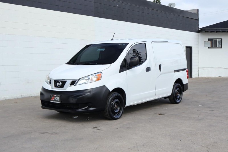 Nissan NV200 Compact Cargo Vehicle Full-screen Gallery Image 11