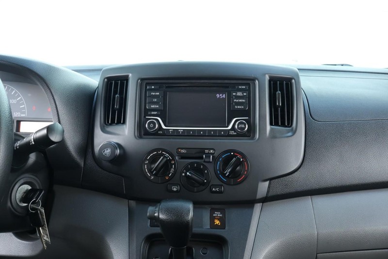 Nissan NV200 Compact Cargo Vehicle Full-screen Gallery Image 22