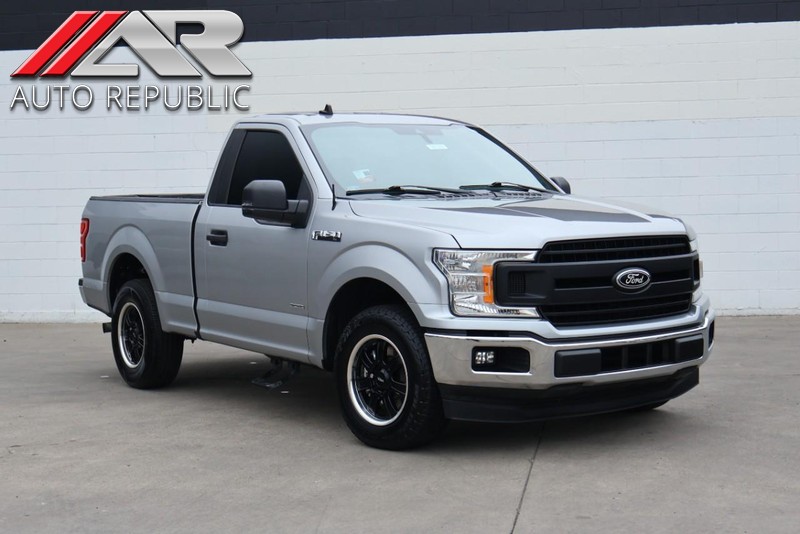 Ford F-150 Vehicle Full-screen Gallery Image 01