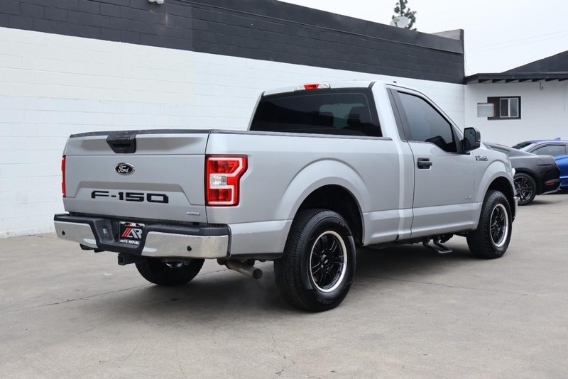 Ford F-150 Vehicle Full-screen Gallery Image 05