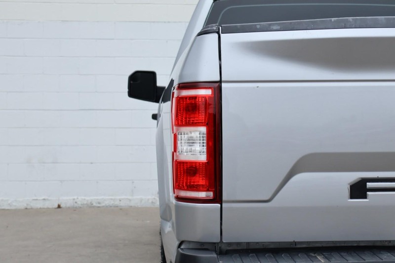 Ford F-150 Vehicle Full-screen Gallery Image 07