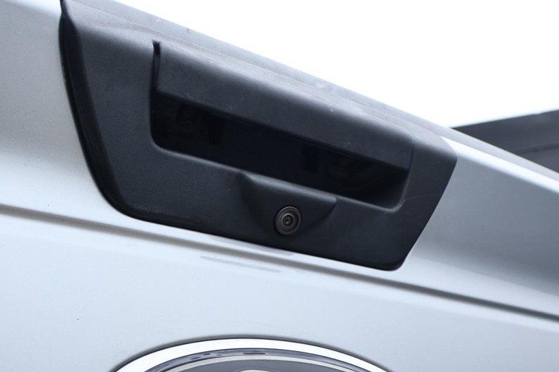 Ford F-150 Vehicle Full-screen Gallery Image 08