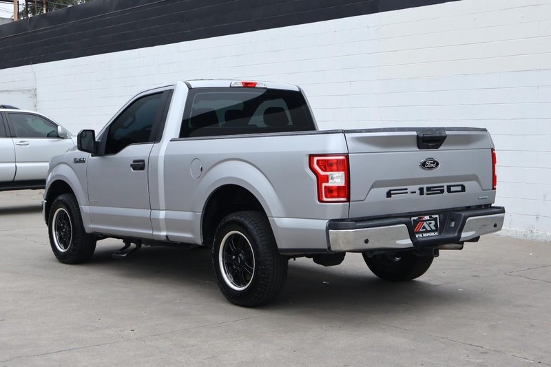 Ford F-150 Vehicle Full-screen Gallery Image 10