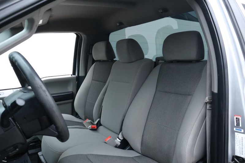 Ford F-150 Vehicle Full-screen Gallery Image 16