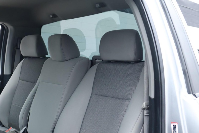 Ford F-150 Vehicle Full-screen Gallery Image 17