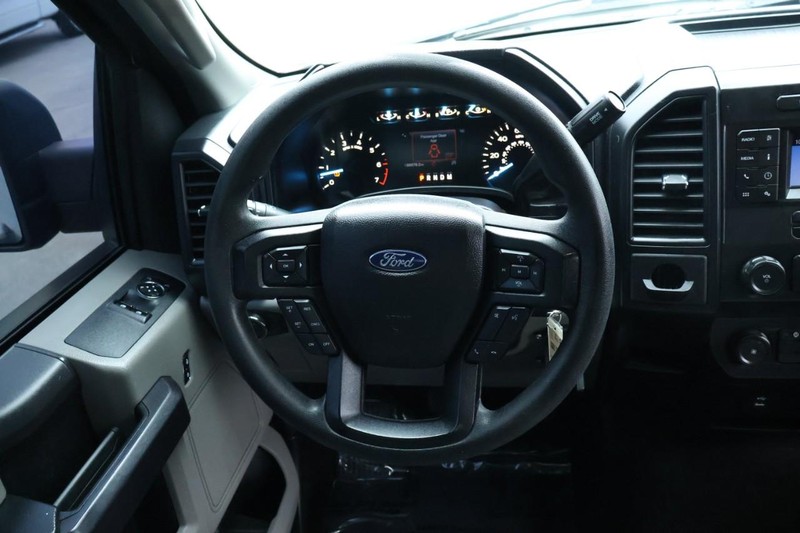 Ford F-150 Vehicle Full-screen Gallery Image 20