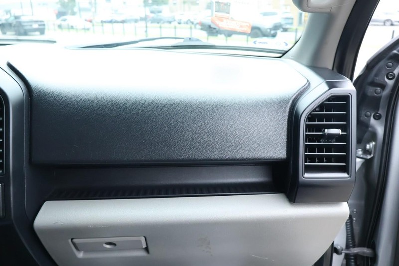 Ford F-150 Vehicle Full-screen Gallery Image 22