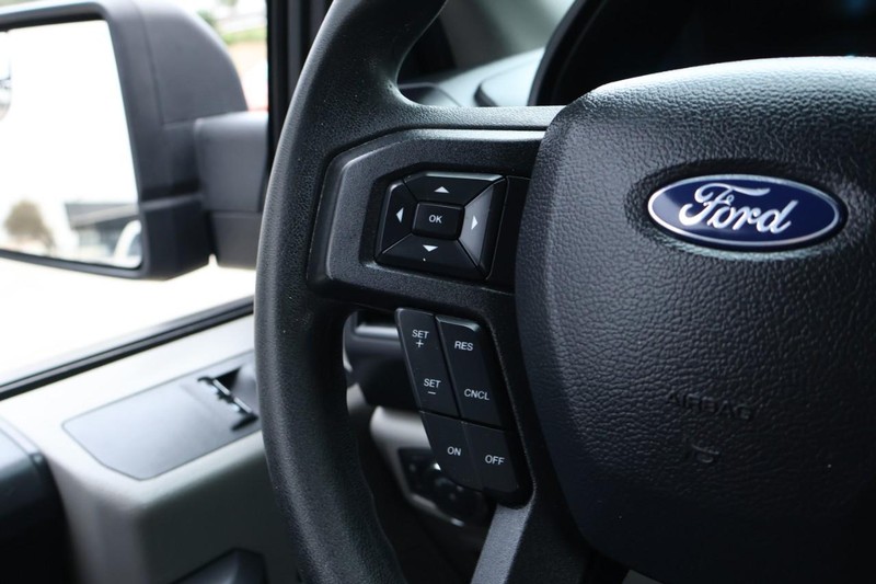 Ford F-150 Vehicle Full-screen Gallery Image 24