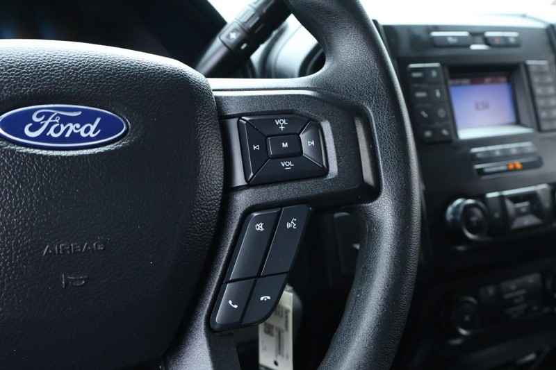 Ford F-150 Vehicle Full-screen Gallery Image 25