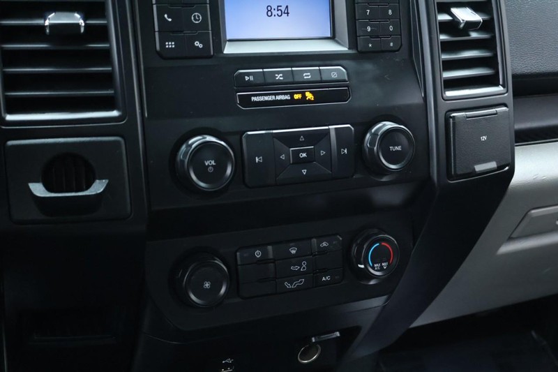 Ford F-150 Vehicle Full-screen Gallery Image 28