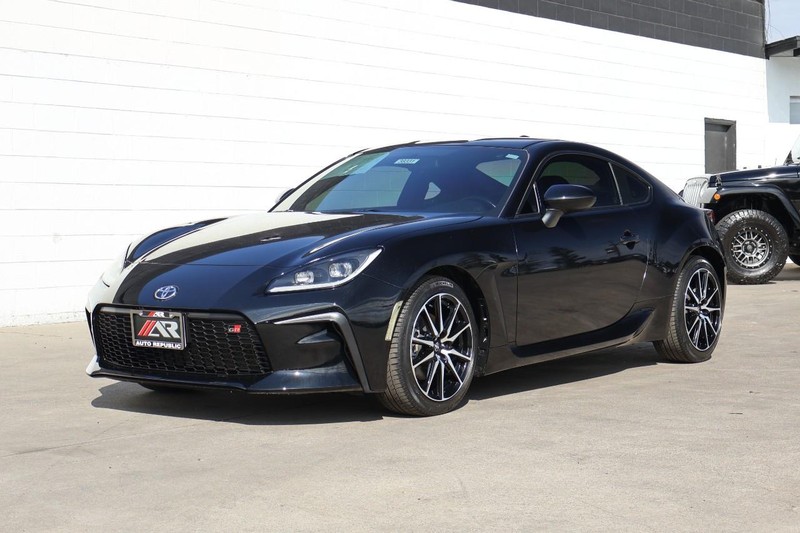 Toyota GR86 Vehicle Full-screen Gallery Image 12