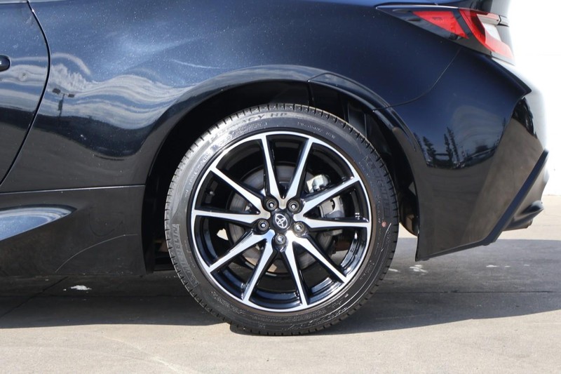 Toyota GR86 Vehicle Full-screen Gallery Image 14