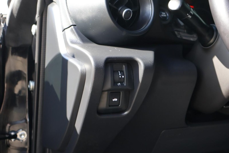 Toyota GR86 Vehicle Full-screen Gallery Image 17