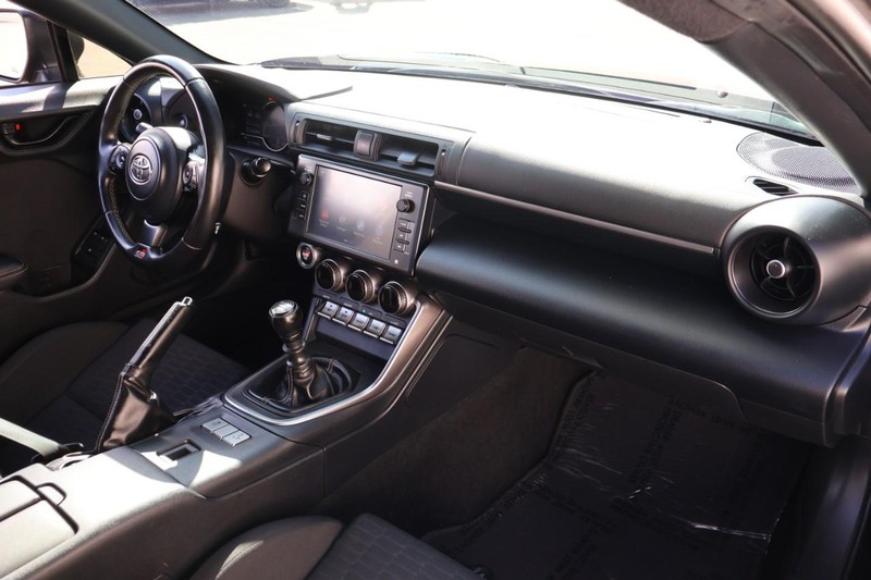 Toyota GR86 Vehicle Full-screen Gallery Image 20