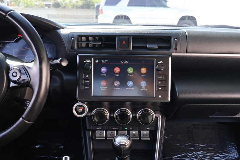 Toyota GR86 Vehicle Full-screen Gallery Image 29