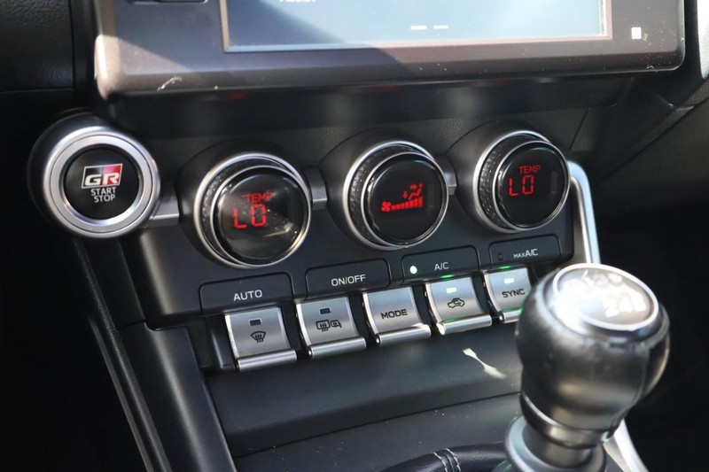 Toyota GR86 Vehicle Full-screen Gallery Image 32