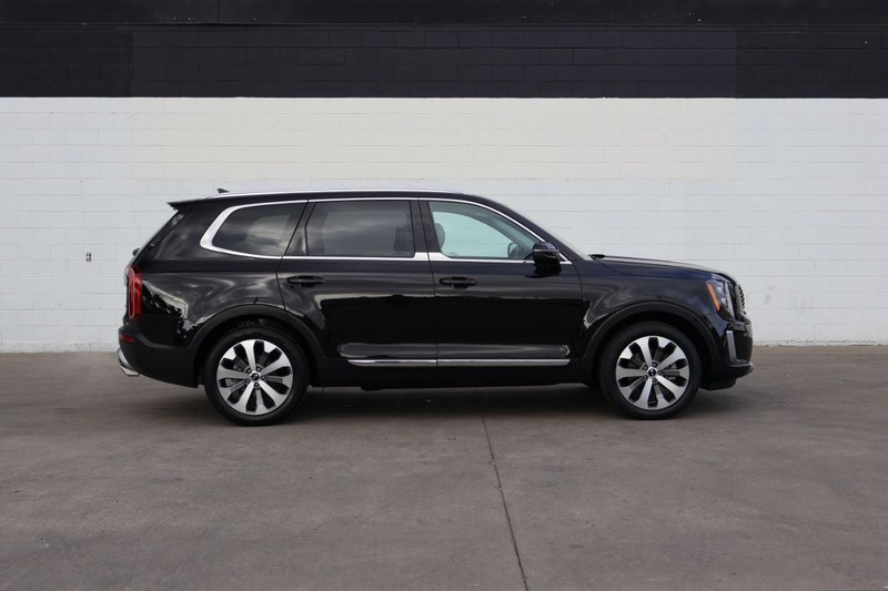Kia Telluride Vehicle Full-screen Gallery Image 04