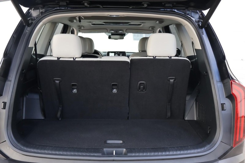 Kia Telluride Vehicle Full-screen Gallery Image 08