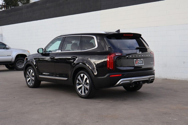 Kia Telluride Vehicle Full-screen Gallery Image 13