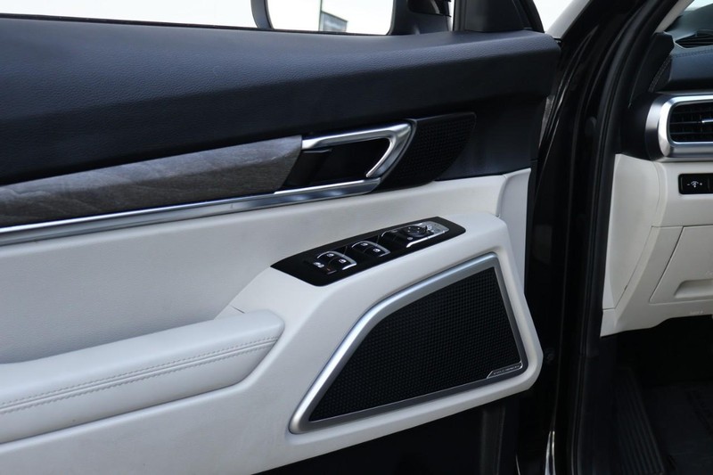 Kia Telluride Vehicle Full-screen Gallery Image 17