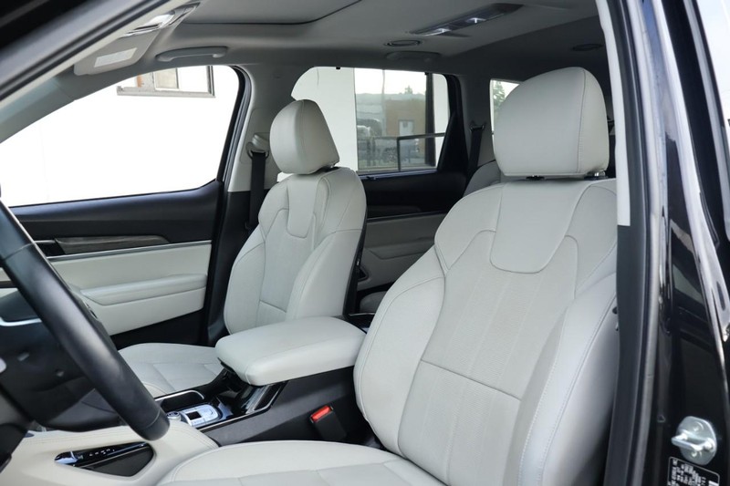Kia Telluride Vehicle Full-screen Gallery Image 21