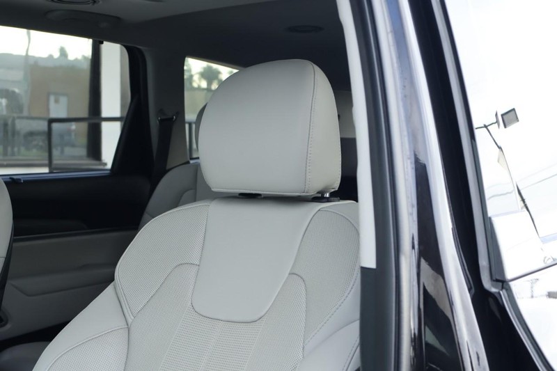 Kia Telluride Vehicle Full-screen Gallery Image 22