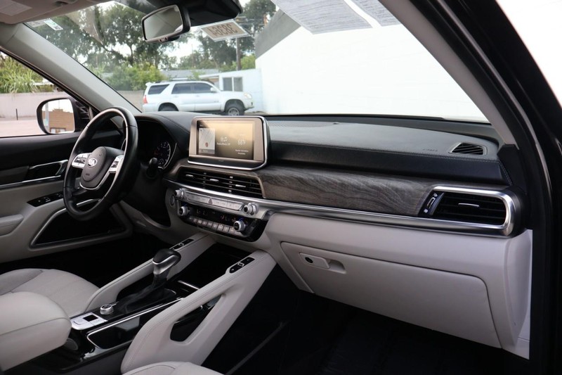 Kia Telluride Vehicle Full-screen Gallery Image 23