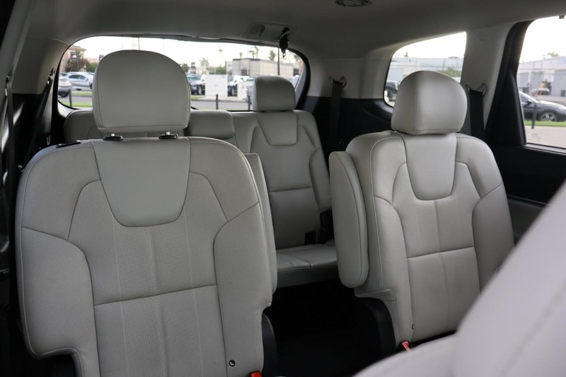 Kia Telluride Vehicle Full-screen Gallery Image 26