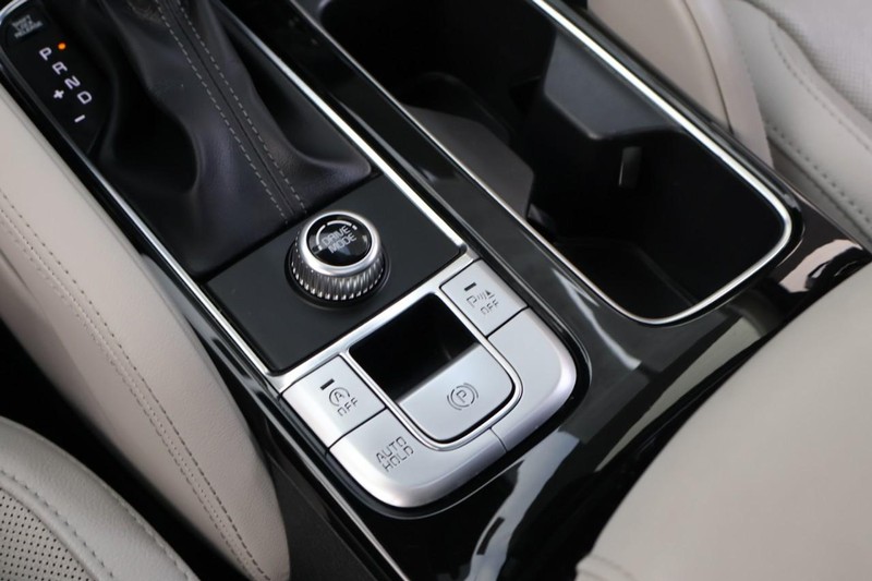 Kia Telluride Vehicle Full-screen Gallery Image 40