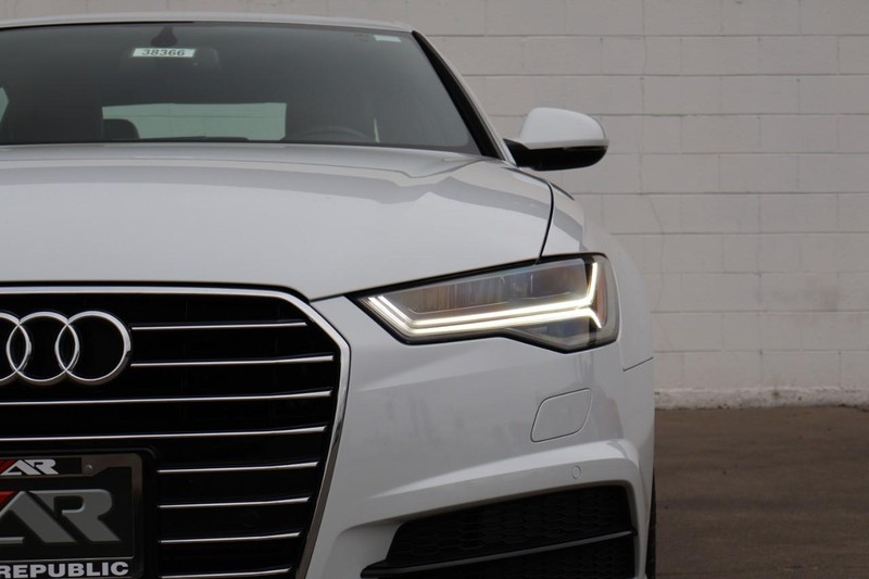 Audi A6 Vehicle Full-screen Gallery Image 03