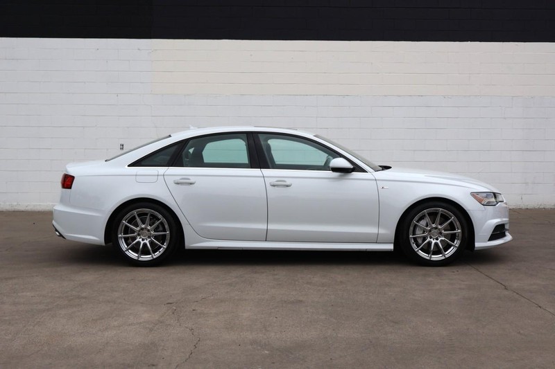 Audi A6 Vehicle Full-screen Gallery Image 04