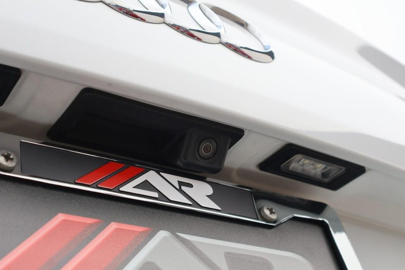 Audi A6 Vehicle Full-screen Gallery Image 08