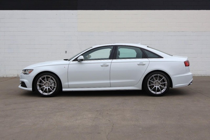 Audi A6 Vehicle Full-screen Gallery Image 11