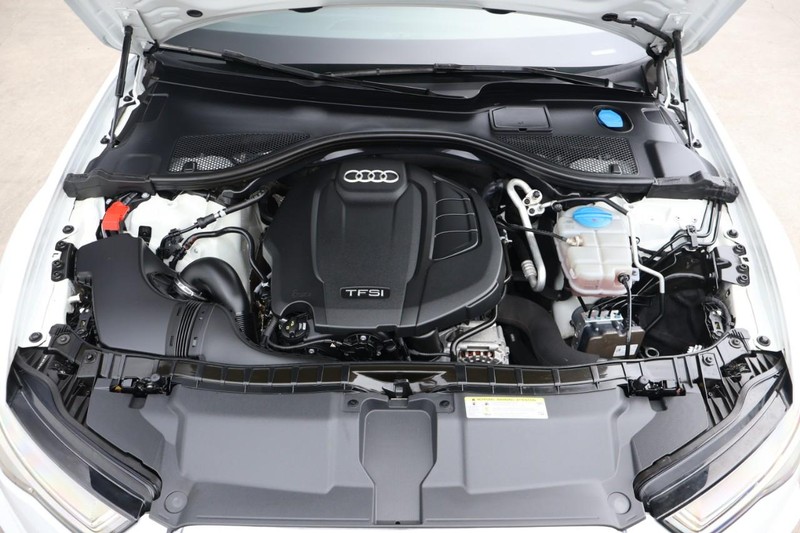 Audi A6 Vehicle Full-screen Gallery Image 13