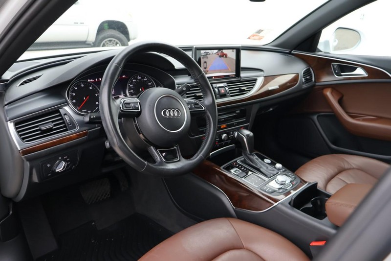 Audi A6 Vehicle Full-screen Gallery Image 17